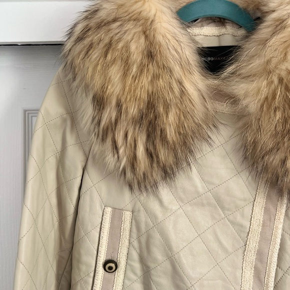 BCBG Leather Jacket With Detachable Racoon Fur Collar Cropped - Picture 2 of 9